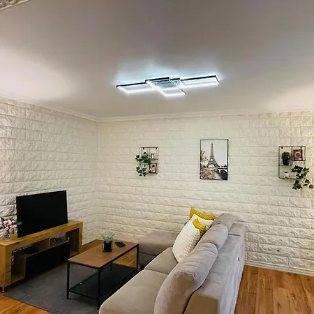 Maison Familiale Avec Jardin *