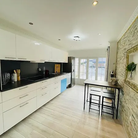 Maison Familiale Avec Jardin *