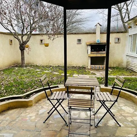 Maison Familiale Avec Jardin Holiday home *